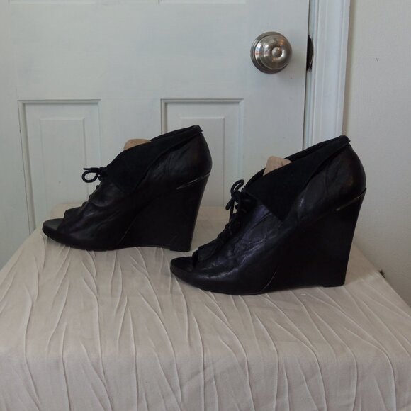 Sam Edelman Wakefield Black Leather Peep Toe Wedge Booties sz 9.5 - Picture 16 of 16